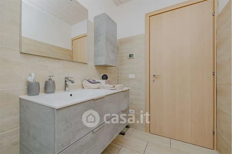 Salles de bain - Apartment with Garden and Valley View in Châtillon