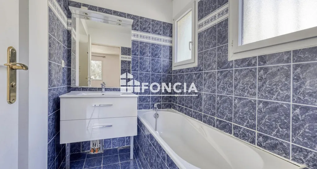 Vannitoad - 2-Bedroom Flat with Terrace in Calm Setting