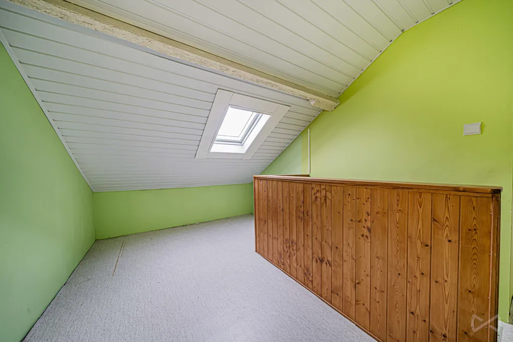 Toad - Semi-detached House with Garden in Cuesmes