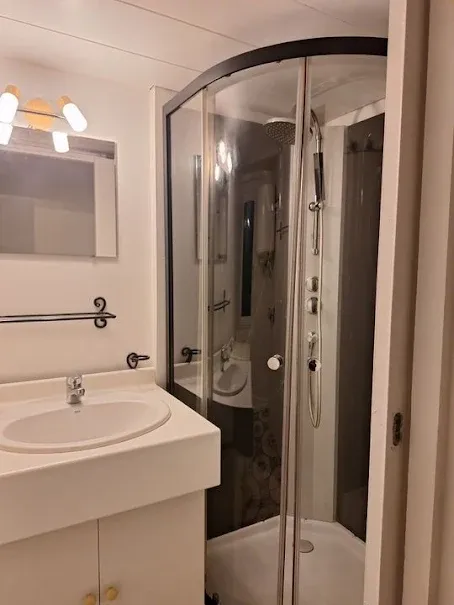 Vannitoad - 2-Bedroom Apartment in Annecy