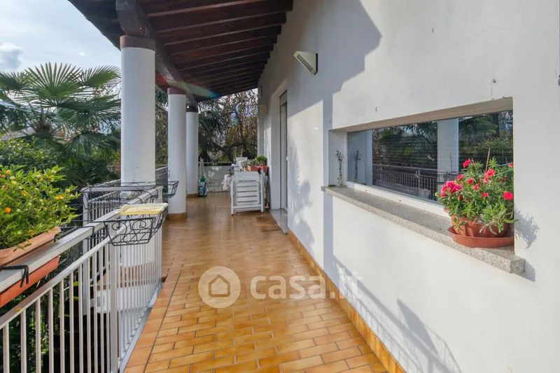Terraza - Villa with Lake View in Verbania