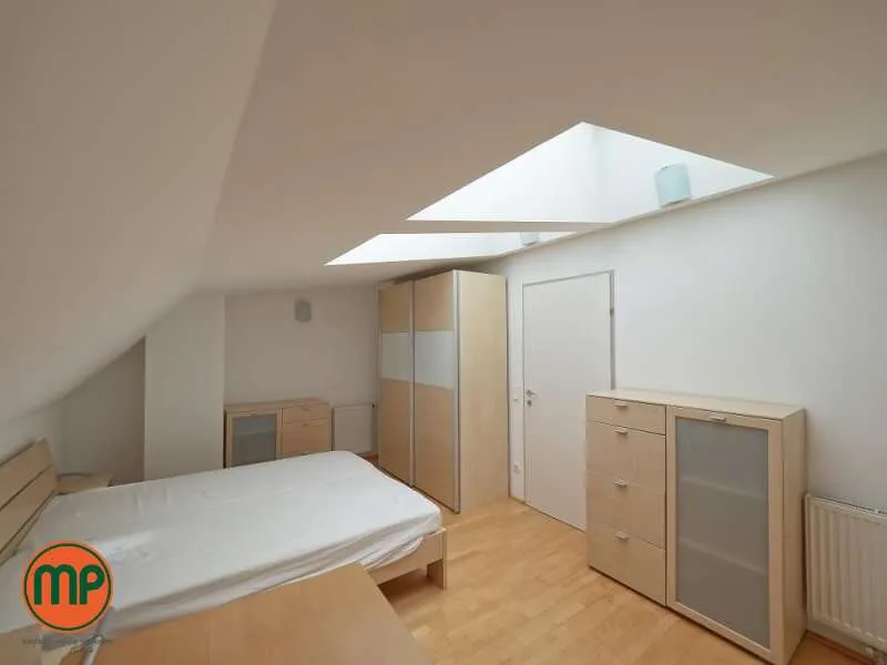 Bedrooms - Dachgeschoß Maisonette with Garden View in 17th District