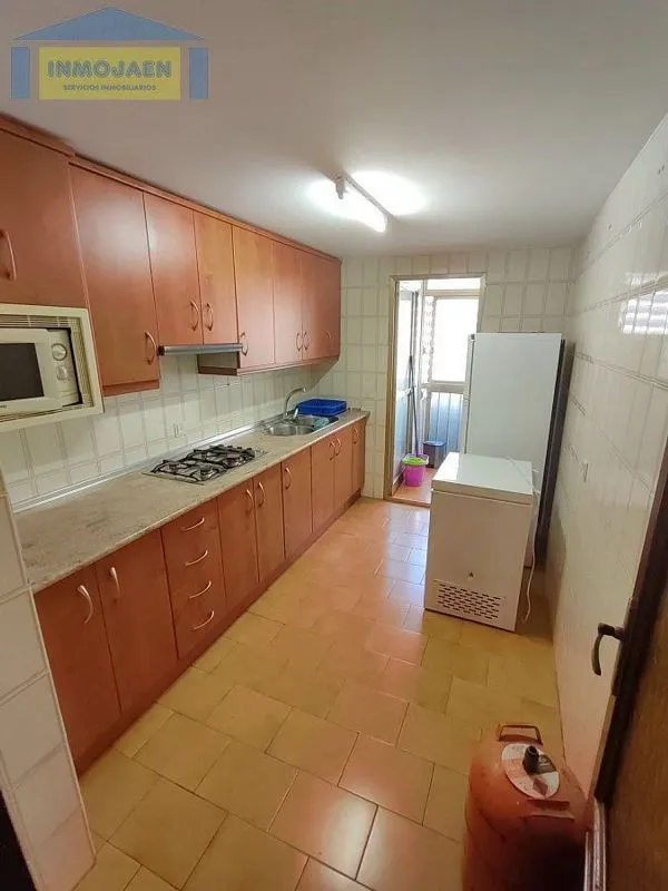 Student Flat with Pool on Avda de Madrid
