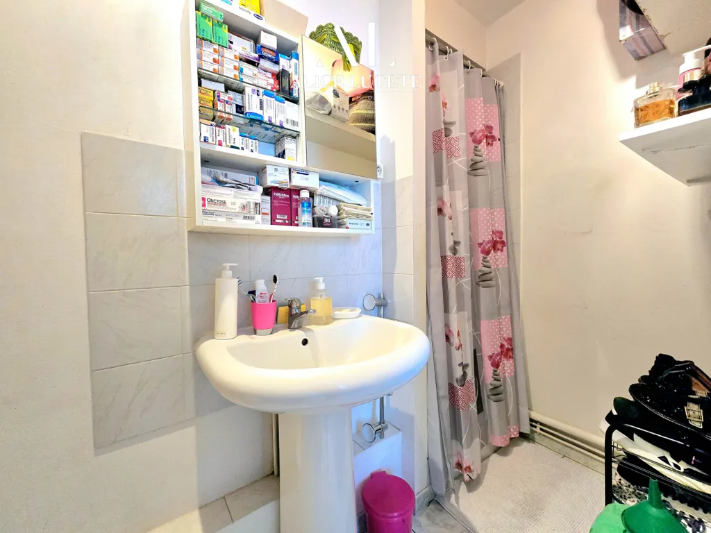 Vannitoad - Fully Let Building with Terrace in Saint-Barnabé, Marseille