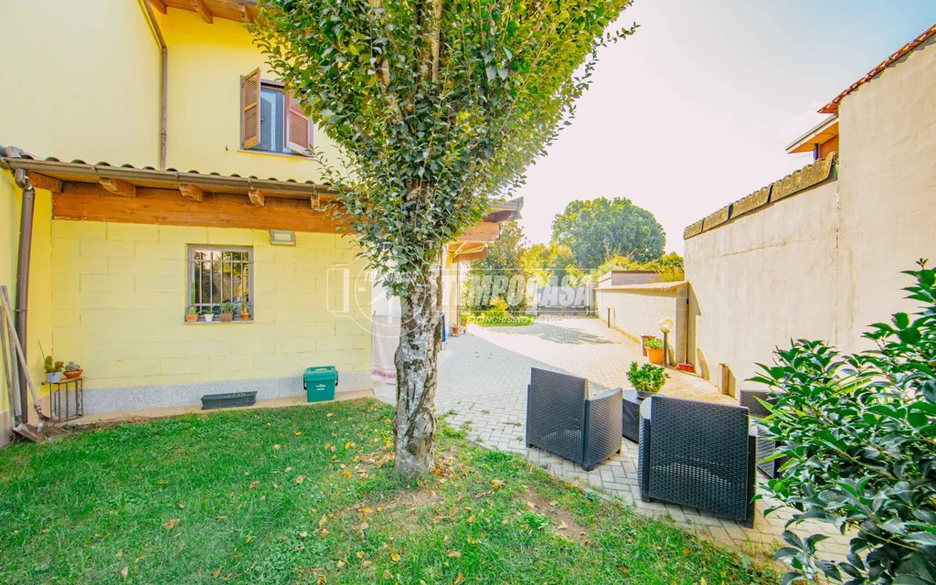 Jardin - Modern Villa with Private Garden in Vigevano