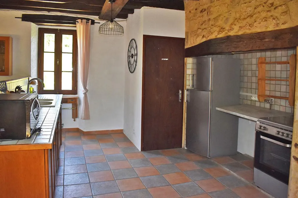 Köök - Rustic Stone House with Garden in Salignac-Eyvignes