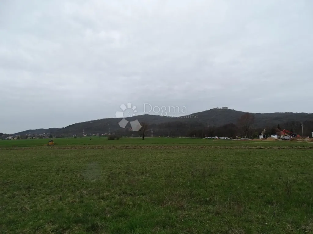 Jardin - Parking Land with Asfalt Road Access in Dražice
