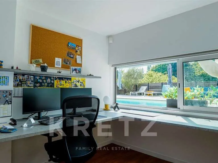 Office - Architect-designed Villa with Pool in Saint-Brieuc