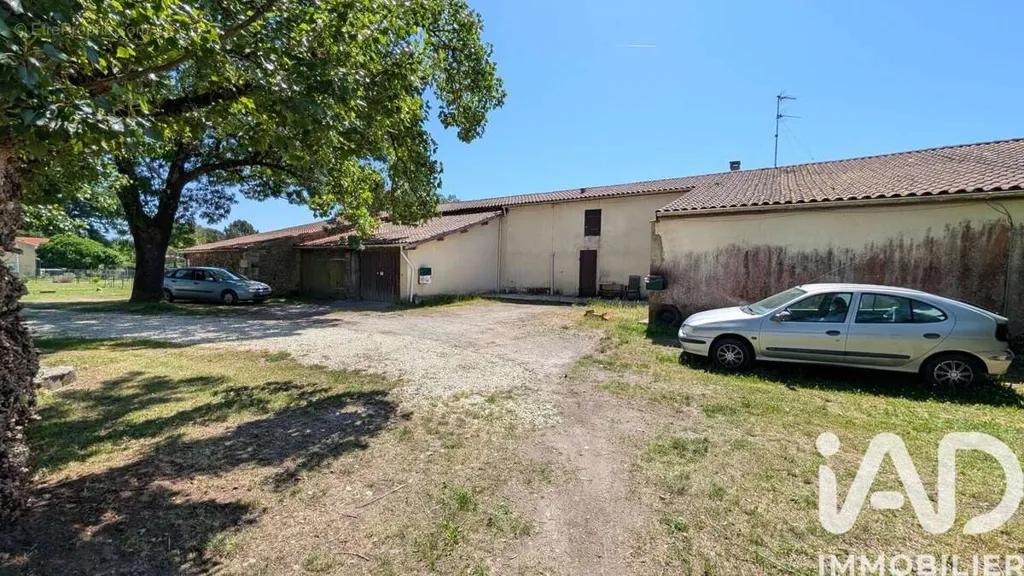 Appartement à Bussac-Foret