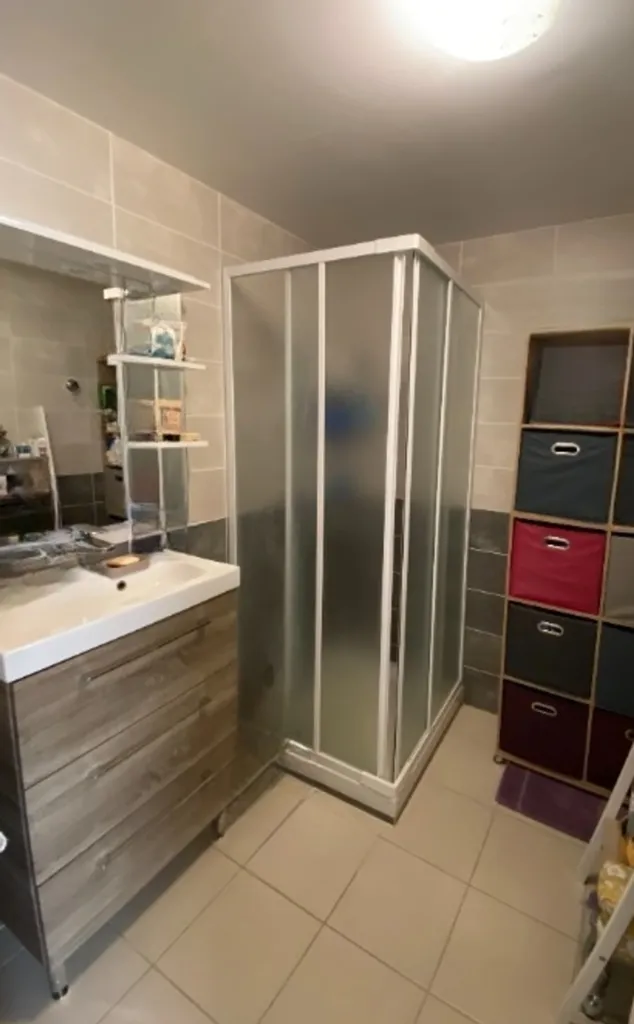 Salles de bain - Maison avec Grange à Charras