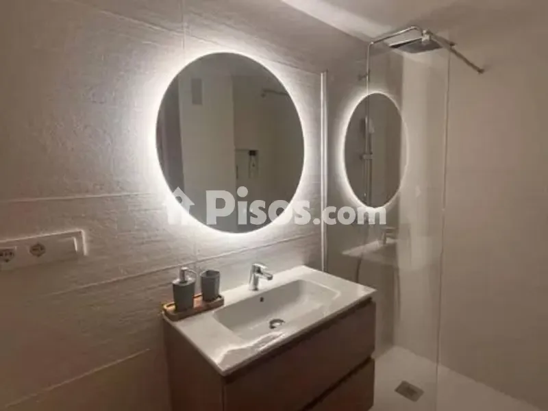 Vannitoad - Seafront Flat with Balcony in Corinto
