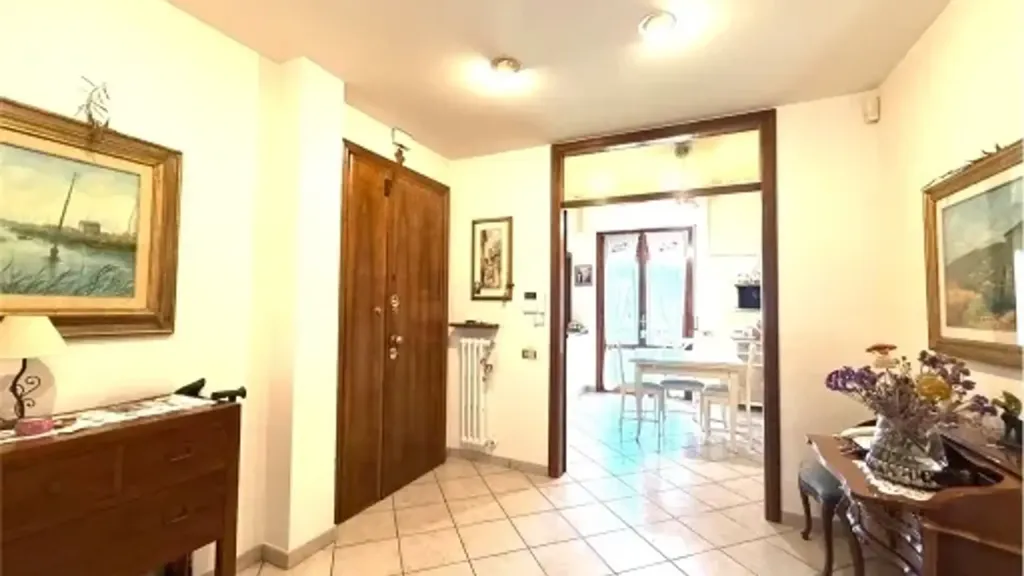 Esik - Apartment with Terrace in Florence