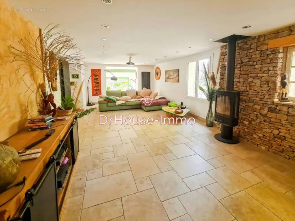Elutuba - Charming Villa with Pine Grove in Pierrevert
