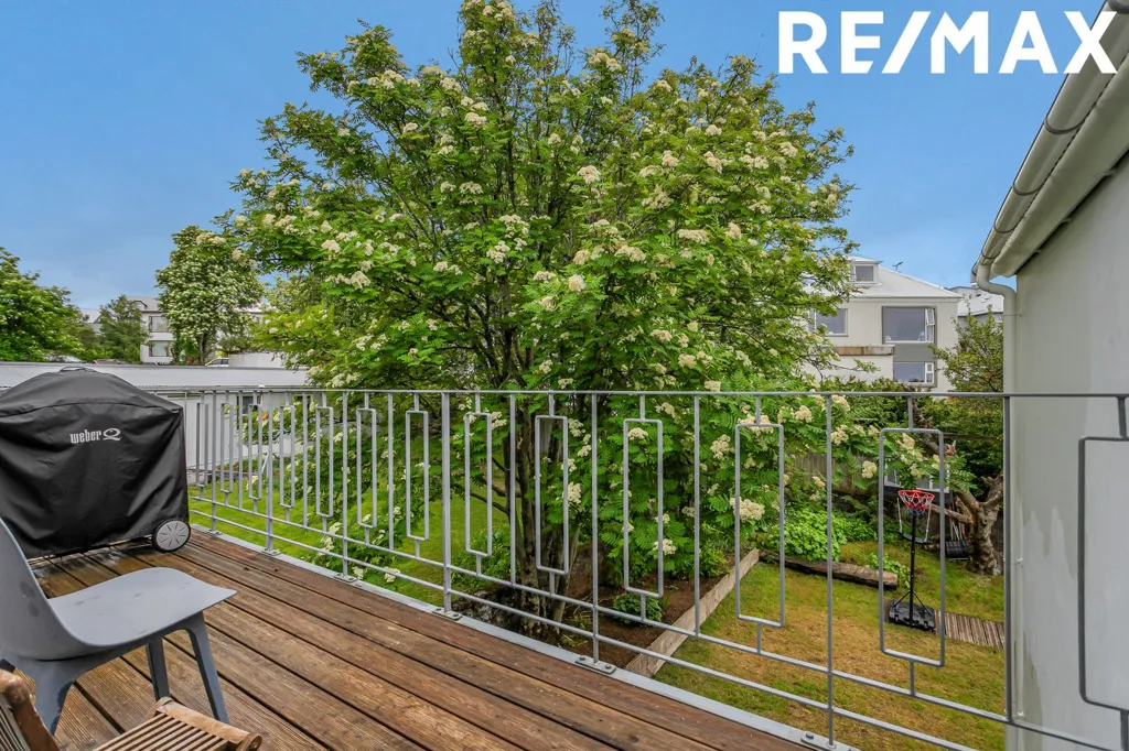 Terrazza - Duplex with Studio Potential in Holtsgata