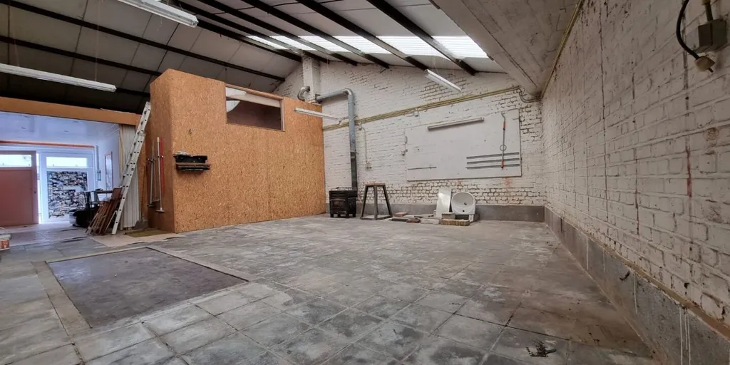 Garaaž - Central Townhouse with Loft in Roeselare
