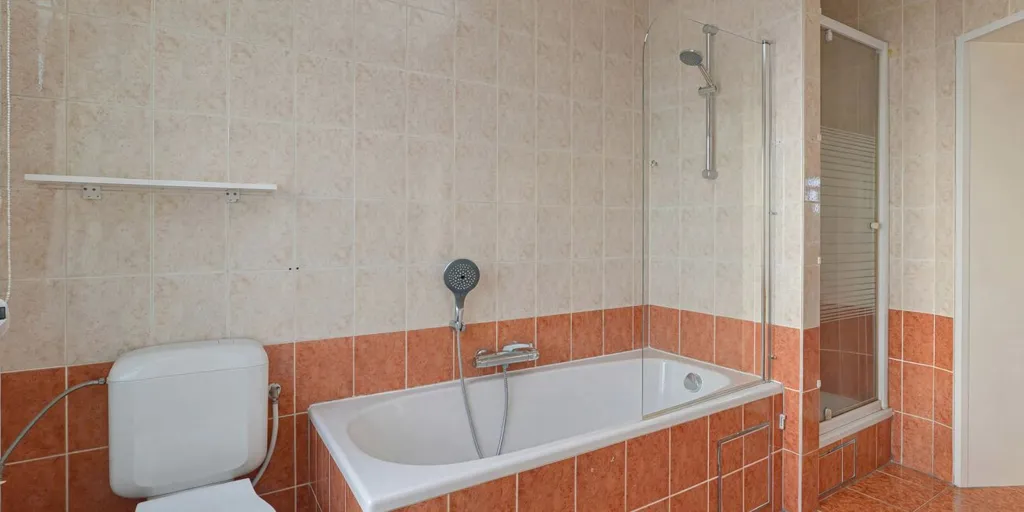 Bagni - Two-Storey House with Courtyard in Koningslo