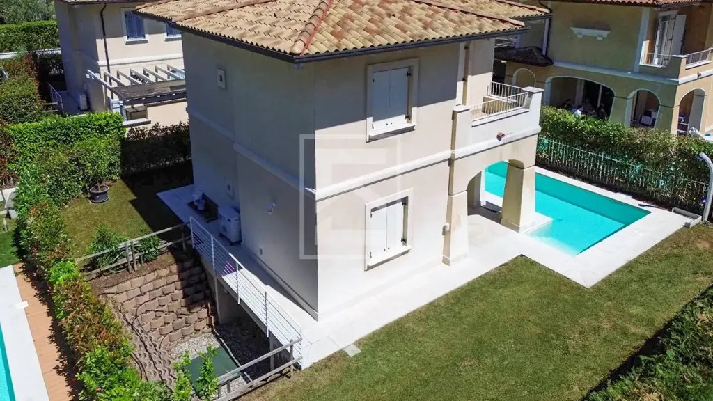 Õhuvaade - Villa with Private Pool near Lake Garda