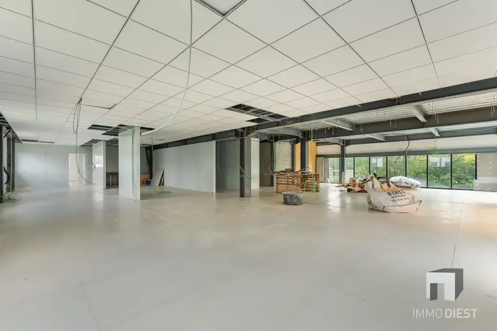 Pièces - Nouveau Bureaux en KMO à Diest