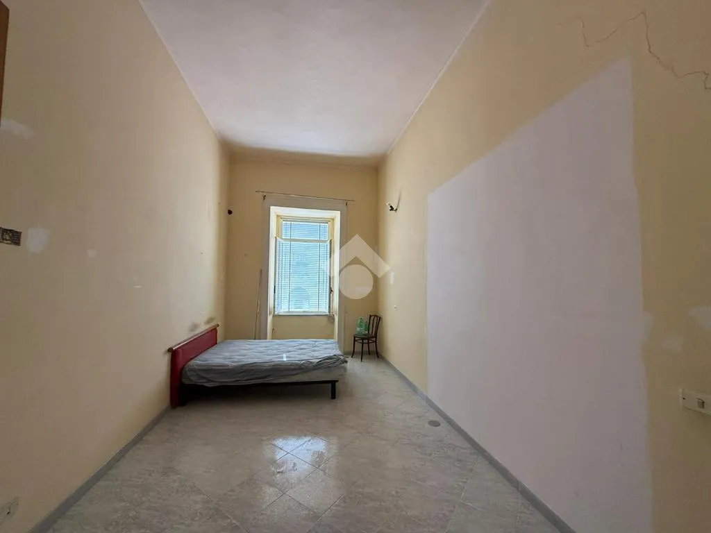 Chambres - Multistorey Apartment with Central Location in Naples