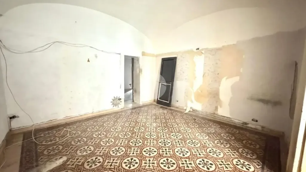 Pièces - 6-Room Apartment with Garden in Naples