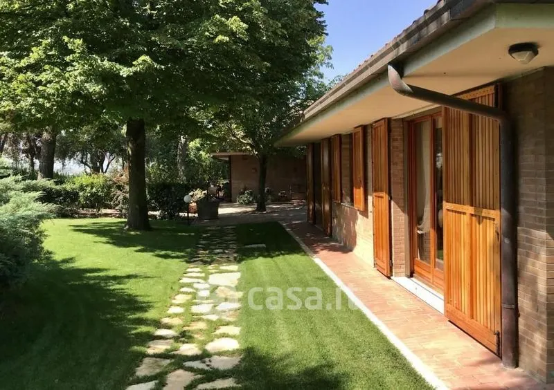 Aed - Semi-Independent Villa with Garden in Ancona