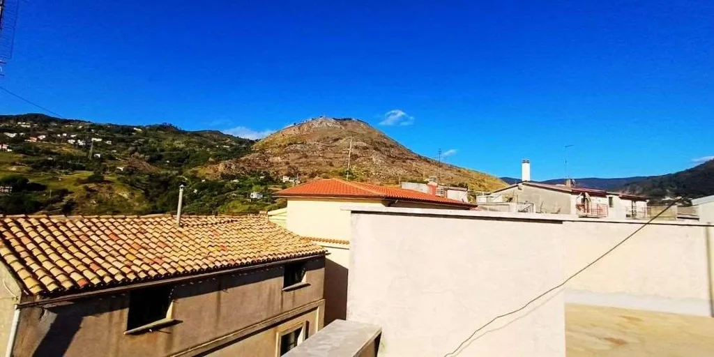 Multi-level Apartment with Sea View in Cetraro