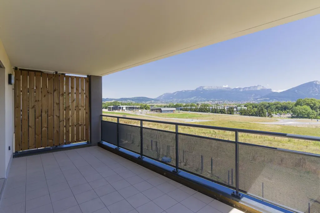 Rõdu - 3-Bedroom Apartment with Mountain View in Poisy