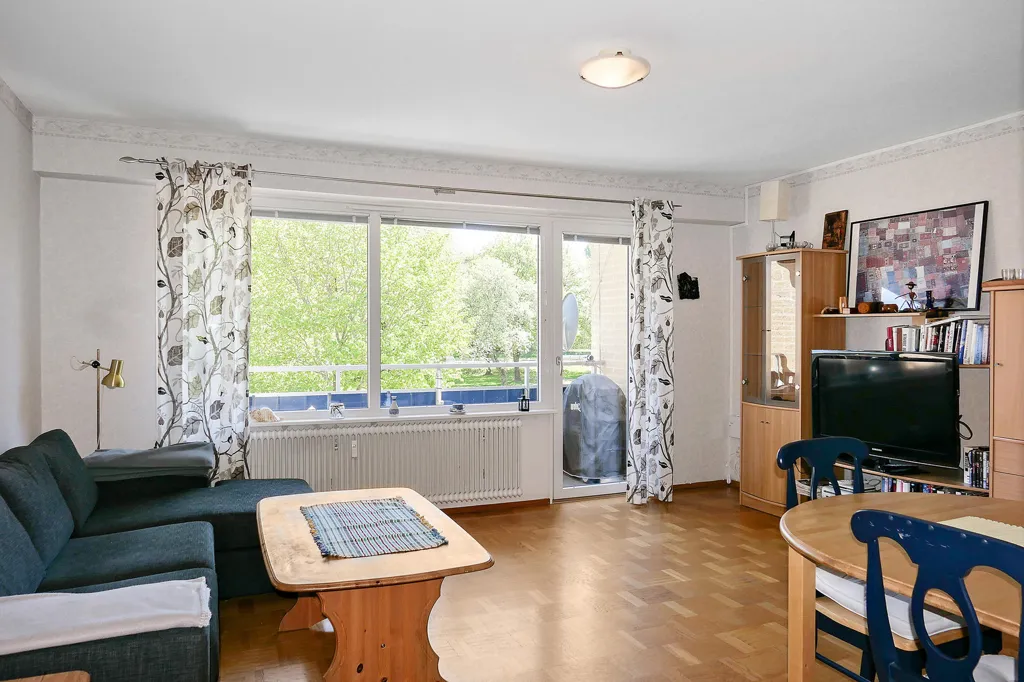 Séjour - 3-Room Apartment with Balcony in Åmål