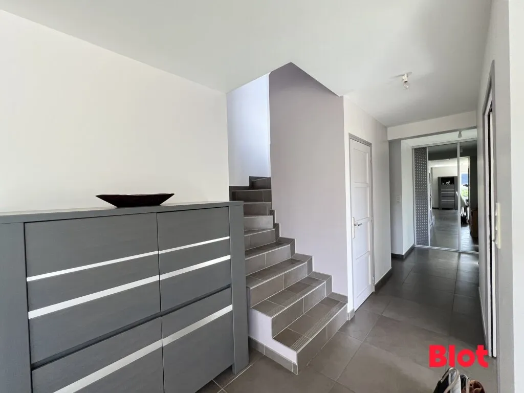 Ingresso - Contemporary House with Garden in Janzé