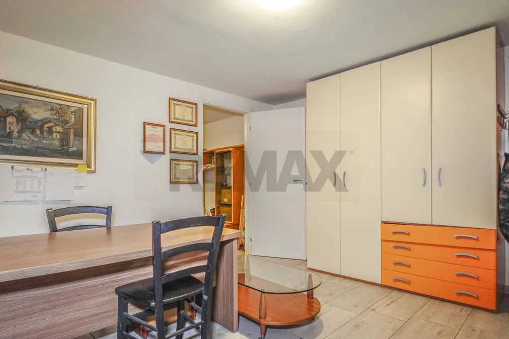 Kabinet - Bifamily House with Terrace in Gorla Minore