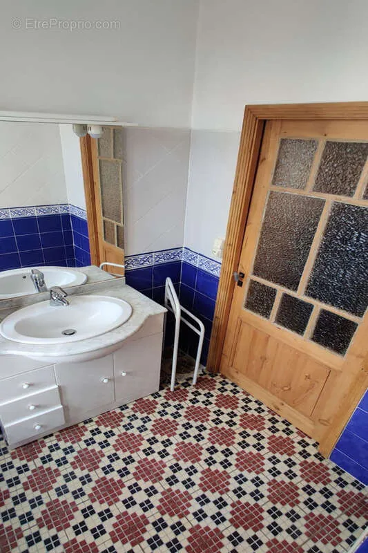 Vannitoad - Charming Village House with Garden in Centre