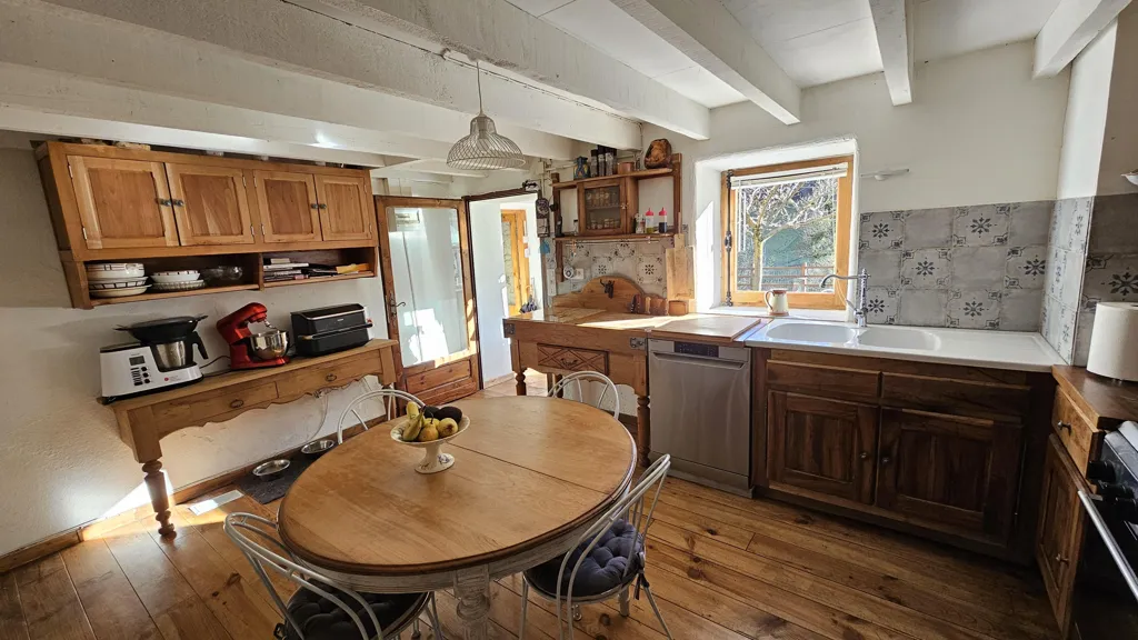 Cuisine - Maison en Pierre avec Vue Montagne en Vallée de Campan