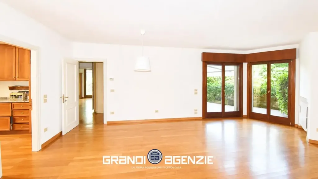 Séjour - Ground Floor Apartment with Private Garden in Treviso
