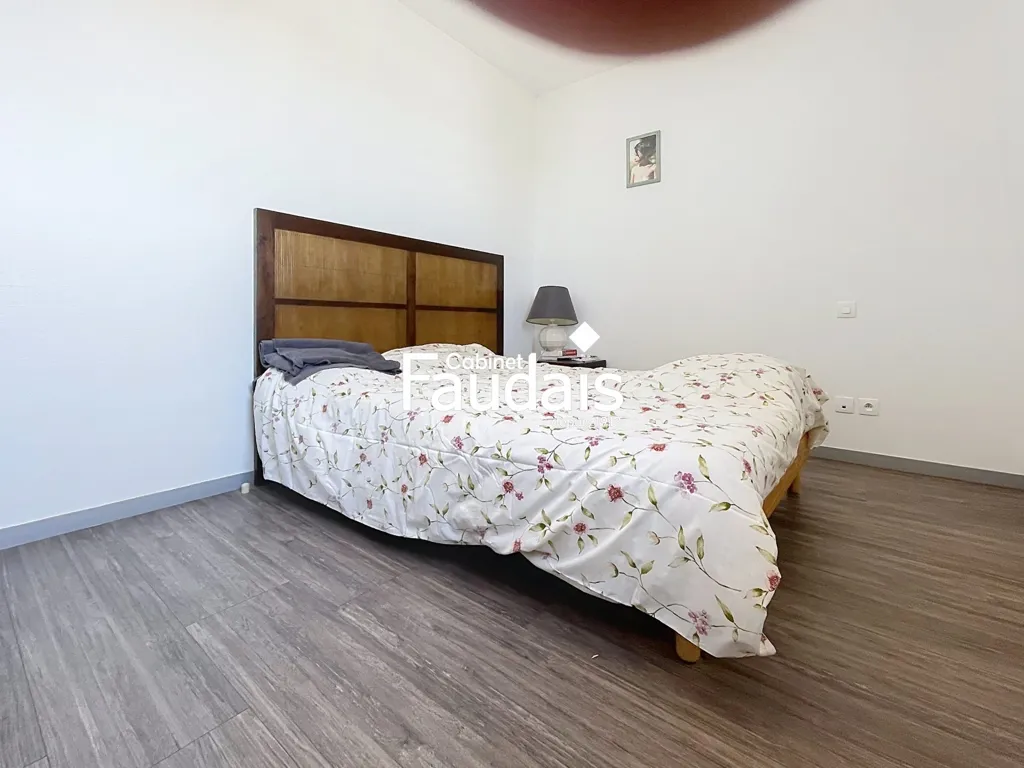 Chambres - Appartement avec Balcon et Vue sur Coutances