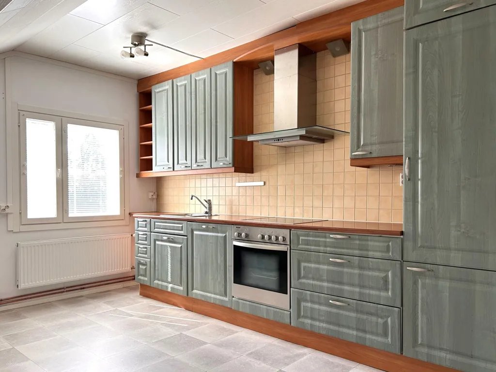 Cucina - Mixed-Use Property with Sauna in Uotila, Rauma