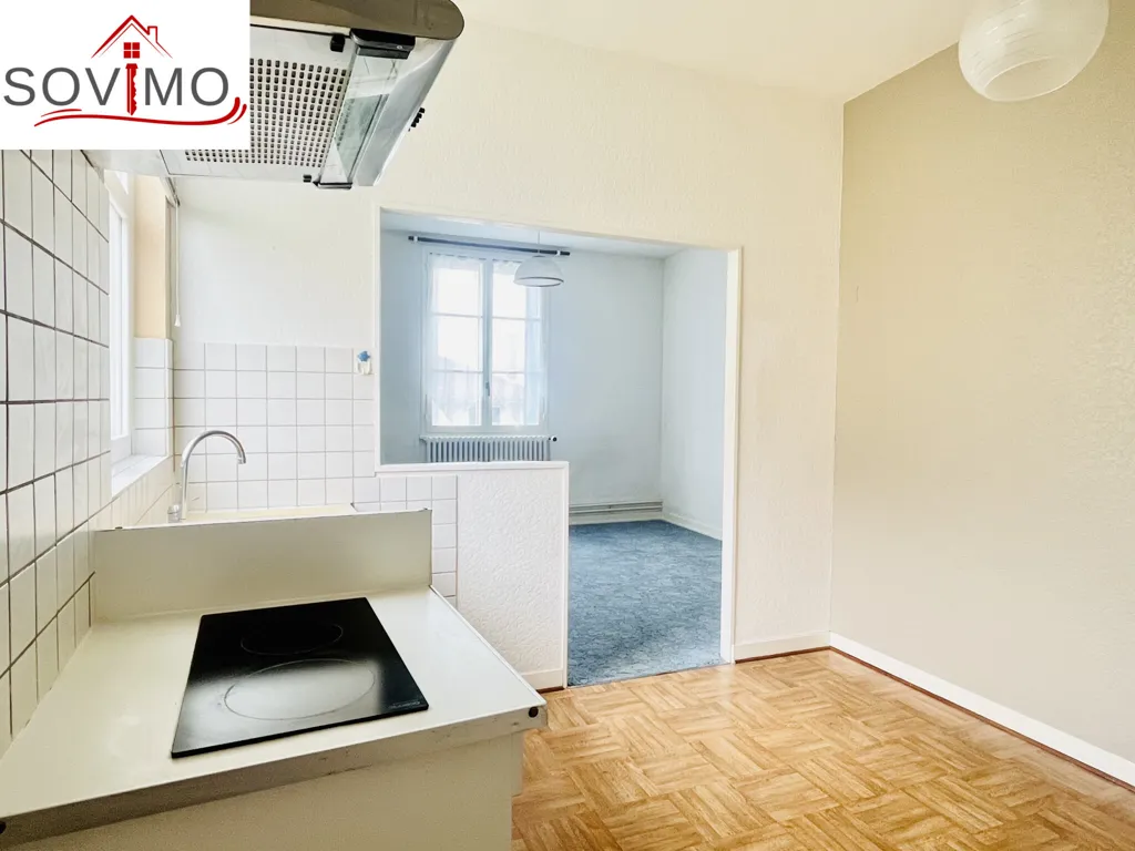 Cuisine - Appartement T3 avec Jardin Commun à Roumazières