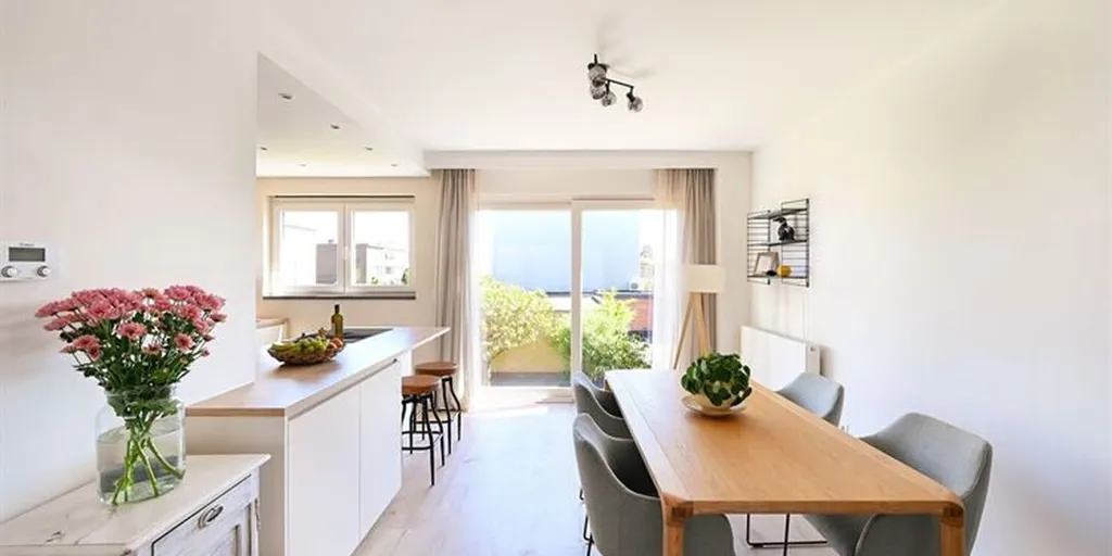 Söögituba - Fully Renovated Semi-Open House in Hoevenen