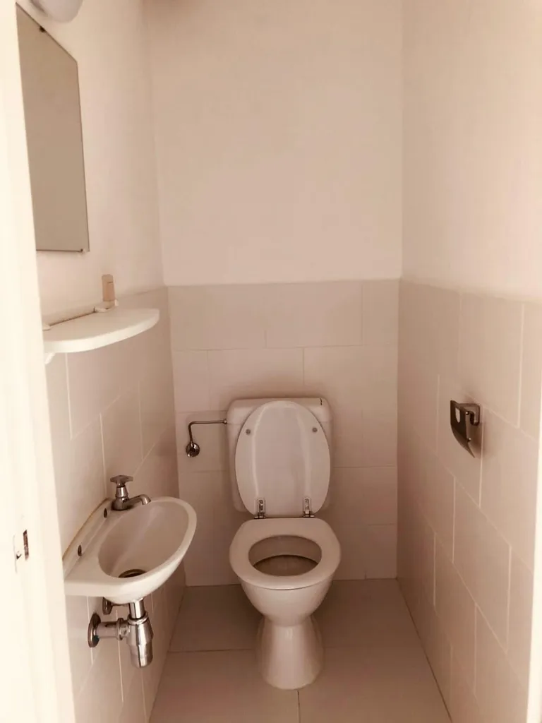 Bagni - Light-Filled Apartment with Balconies in Heverlee
