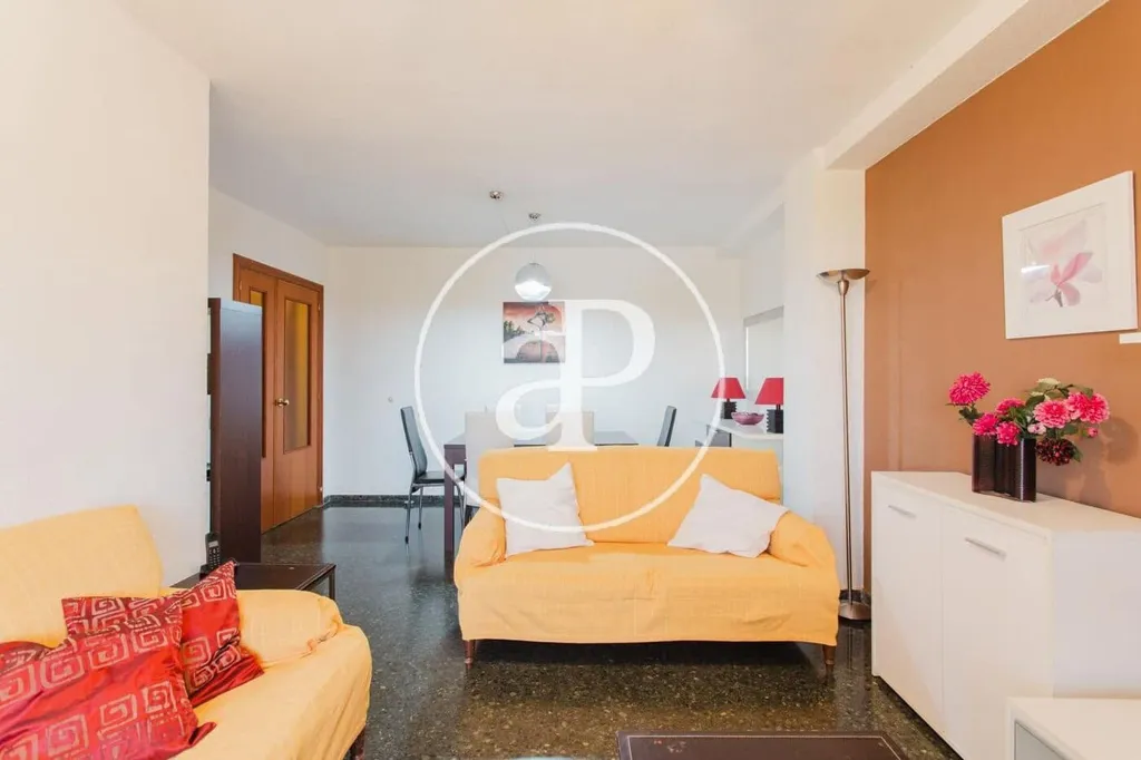 Elutuba - Furnished Flat with Balcony in Mestalla, Valencia