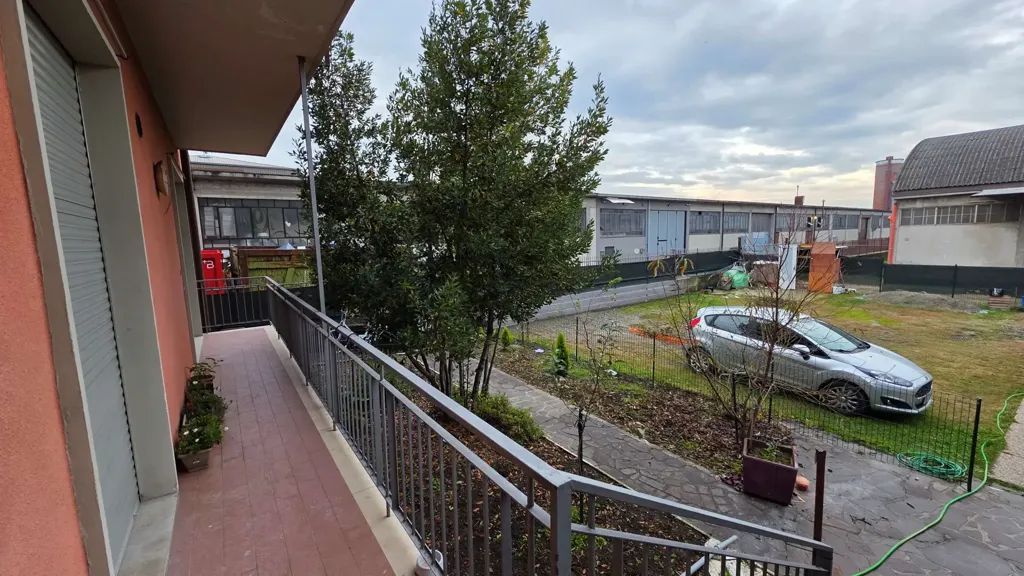 Balcon - Quadrilocale with Private Garden in Carugo