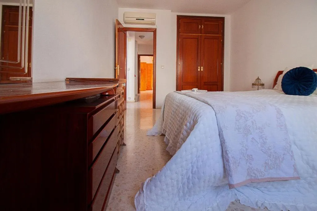 Bedrooms - Chalet with Air Conditioning in La Rinconada