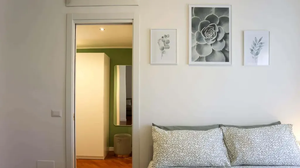Bedrooms - 1-Bed Apartment with Balcony in Milan
