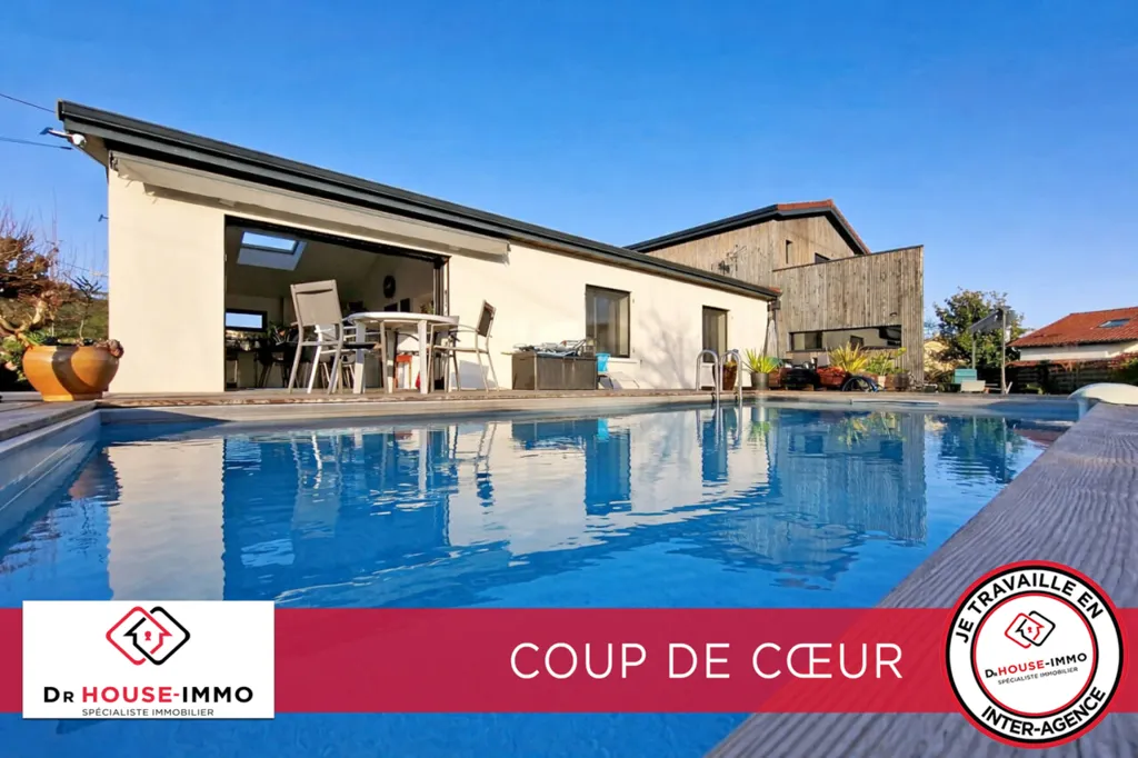 Piscine - Maison en Bois avec Piscine à Beynost