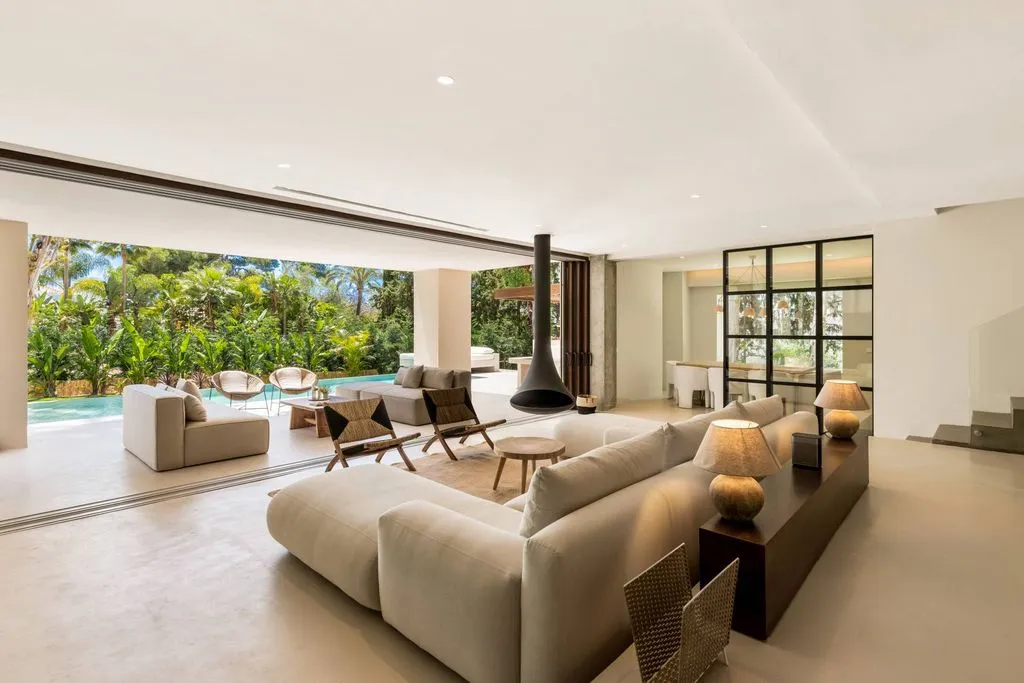 Living Room - Beachside Villa with Pool in Marbella