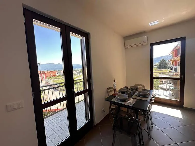 Söögituba - Twin-Storey Apartment with Balcony in Avezzano