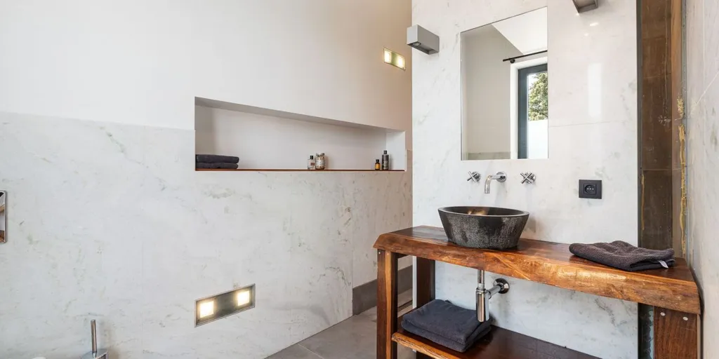 Bagni - Stately Townhouse with Pool in Aalst