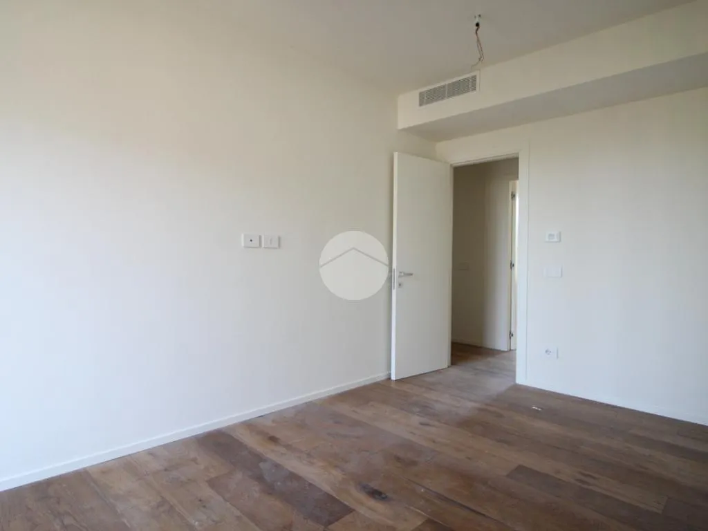 Pièces - Contemporary 4-Bedroom in Central Cesena