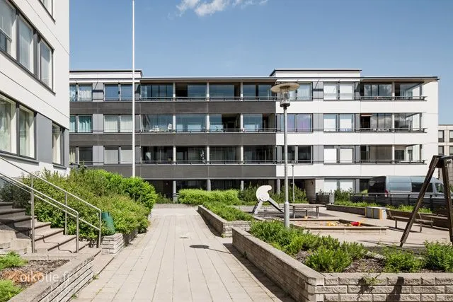 Välivaade - Apartment with Balcony in Tikkurila, Vantaa