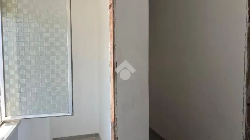 Esik - Modernised Apartment with Balcony in Giarre