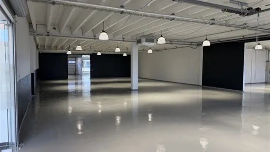 Zimmer - Warehouse with Office in Albertslund